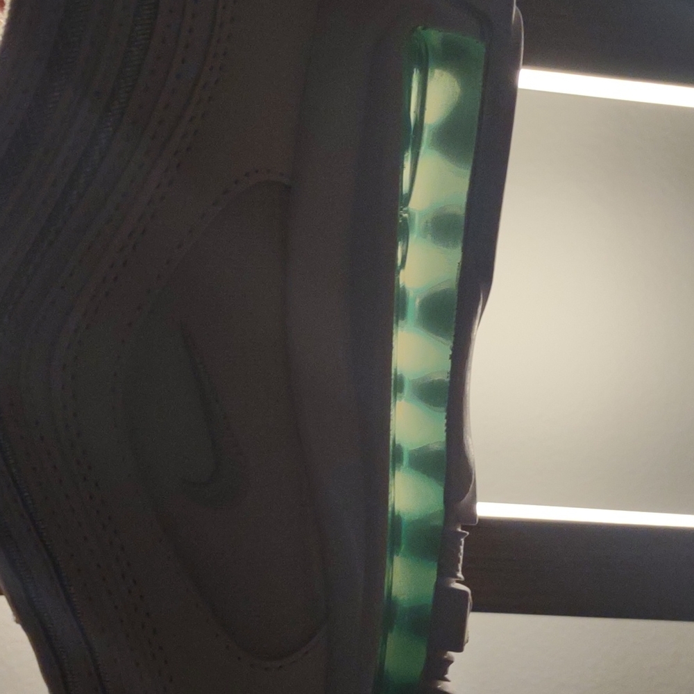 Shoes - Picture 4 of 4